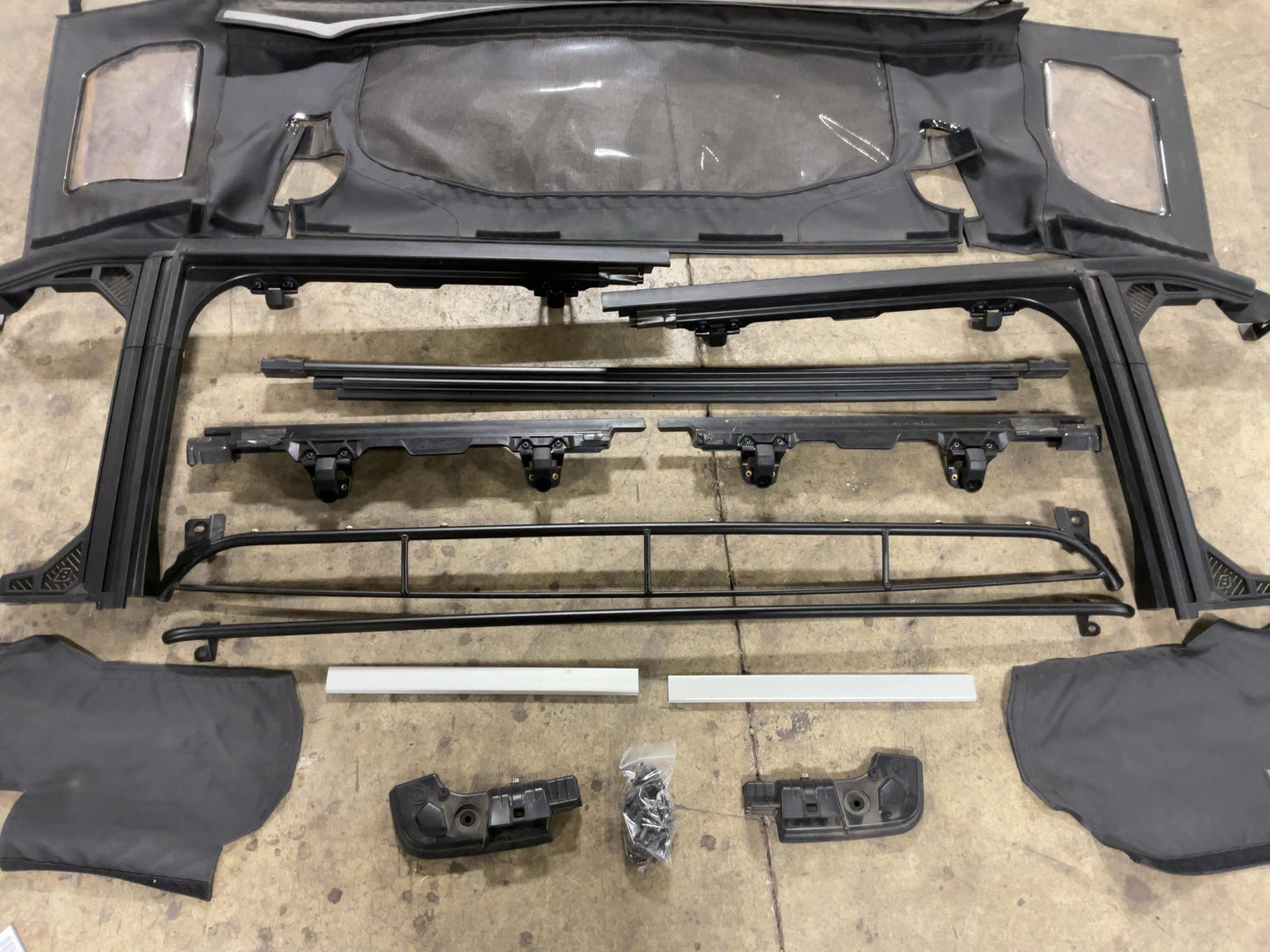 2018-2023 Jeep Wrangler JLU 4 Door Bestop Truck Style Top 165513