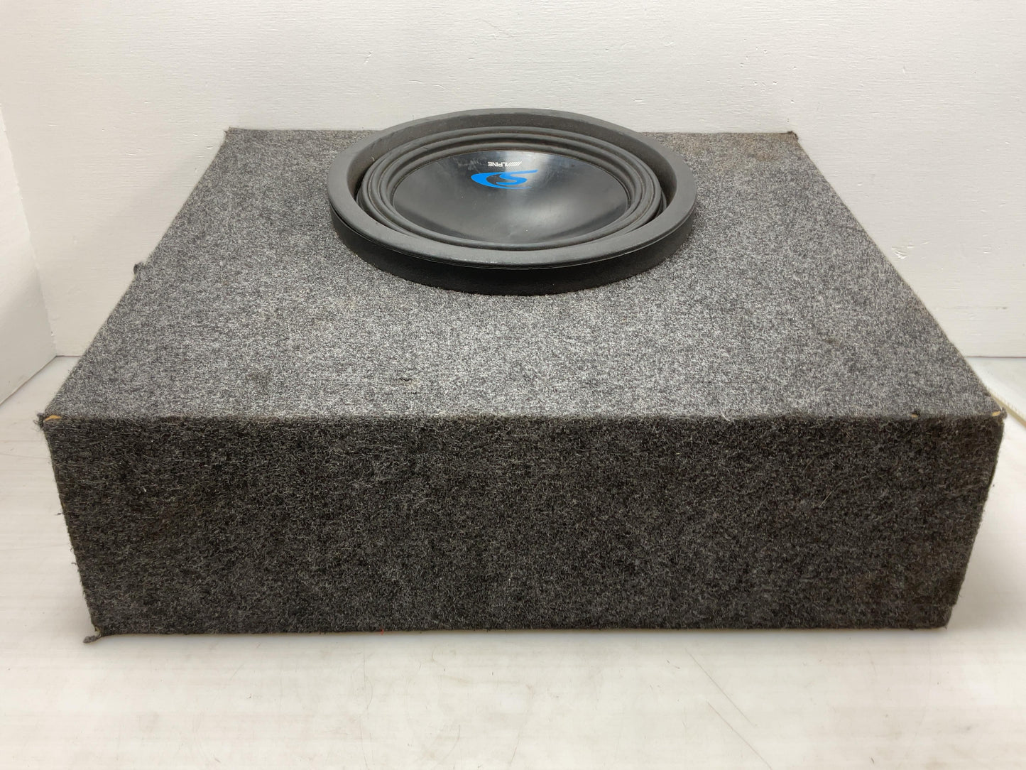 1997-2006 Jeep Wrangler JL Audio Subwoofer and Box 13752