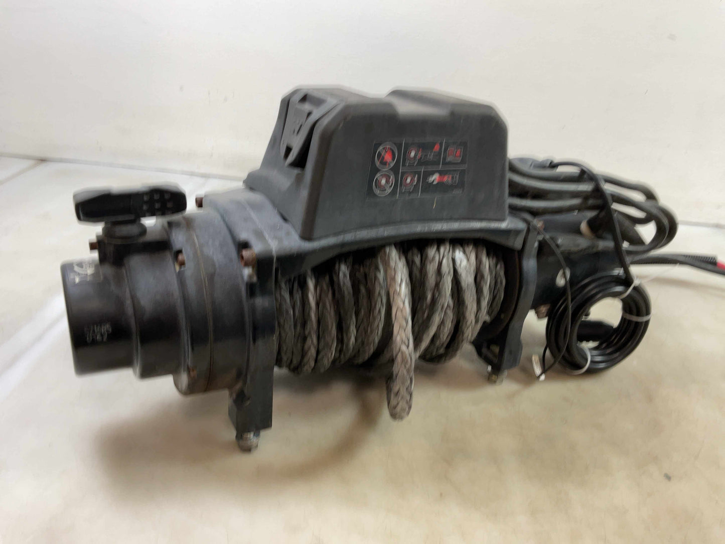 8,000lb WARN Winch VR 8-S 155659