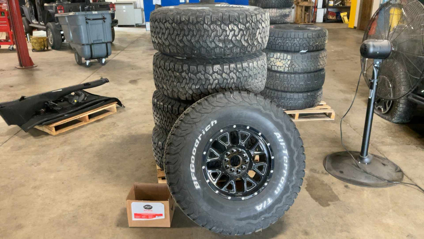 2007-2025 Jeep Wrangler Aftermarket Wheels/Tires 37x12.50r17 BFG KO2 w/ Pro Comp Wheels 136753