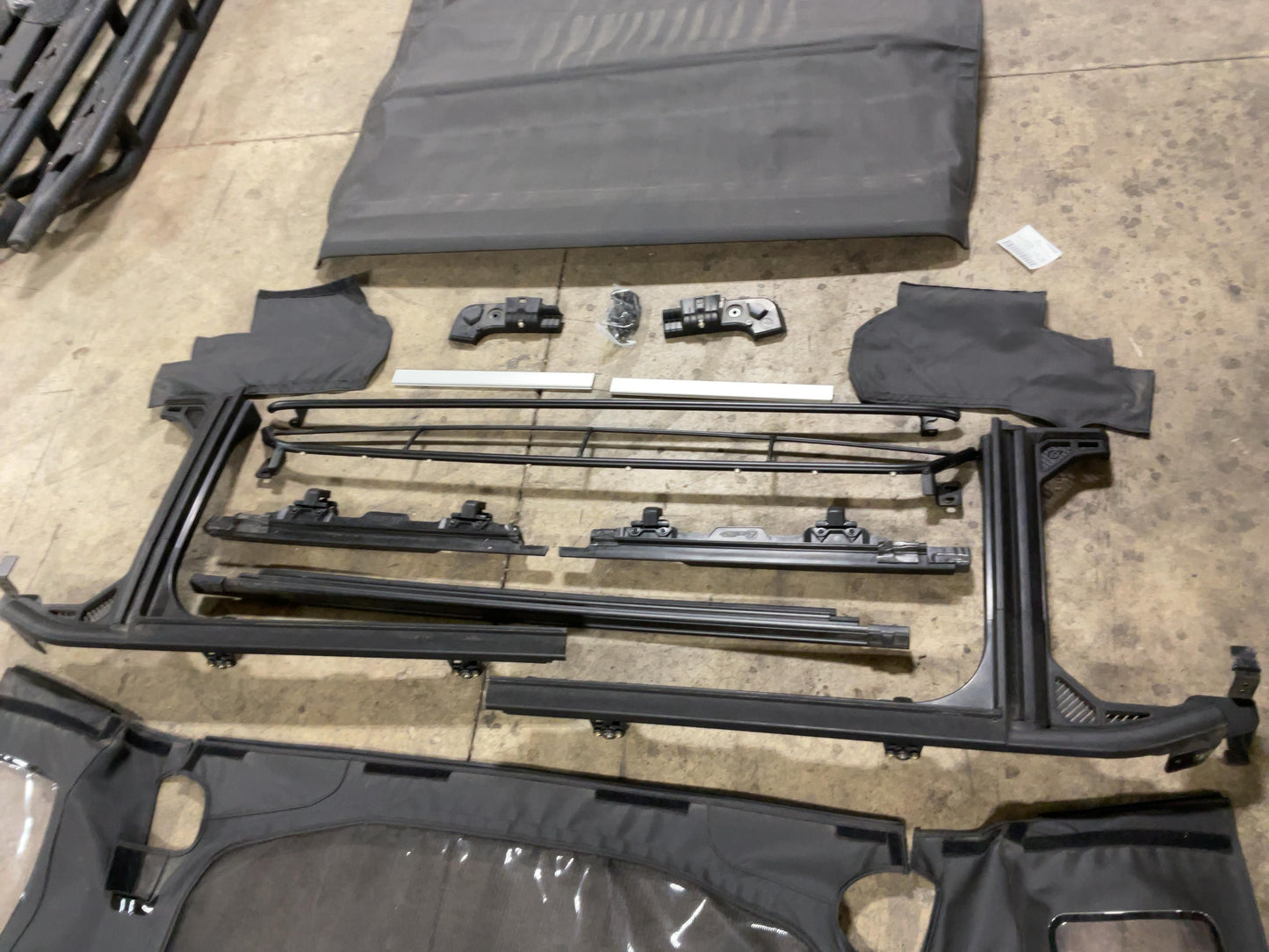 2018-2023 Jeep Wrangler JLU 4 Door Bestop Truck Style Top 165513