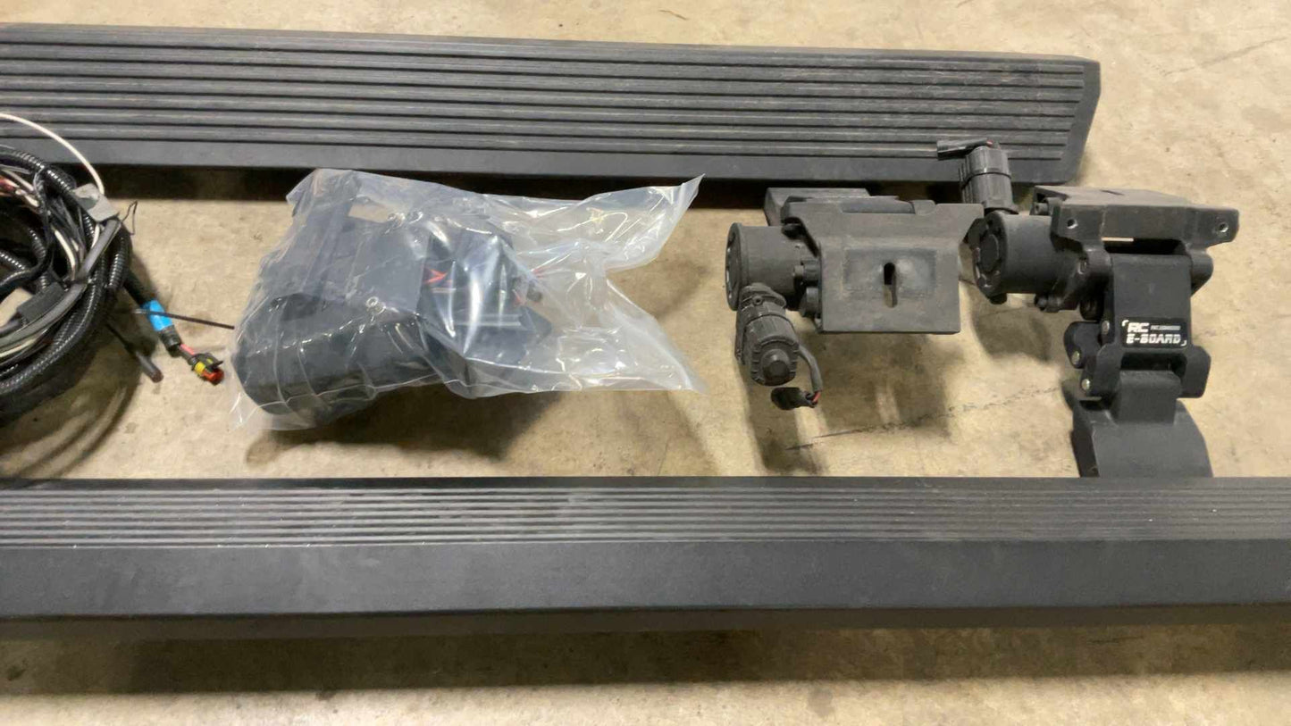 2018-2025 Jeep Wrangler JLU 4 Door Aftermarket RC Power Drop Steps 112175